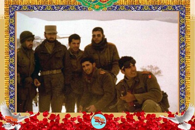 نفر سمت راست شهید محمدعلی طوسی