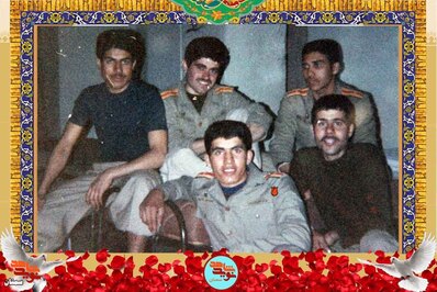 نفر جلو شهید محمدعلی طوسی