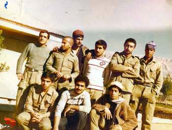 از چپ: ایستاده: شهید مصطفی طهماسبی- اصغرشیرنژاد- فریدون فرامرزی- محمد افلو- حمید رفیعی- پالاحسن اویسی - نشسته: علی عباسی - غلام کربلایی- علیرضا نزاری