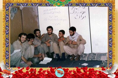 نفر دوم از راست شهید محمدعلی اعرابی