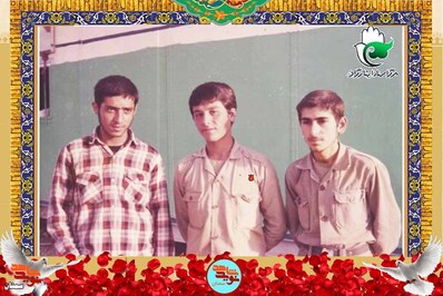 نفر وسط شهید سید جمال احمدپناهی