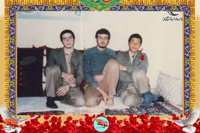 نفر سمت راست شهید سید جمال احمدپناهی