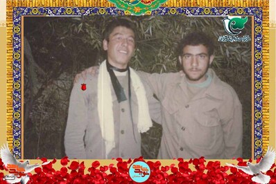 نفر سمت چپ شهید سید جمال احمدپناهی