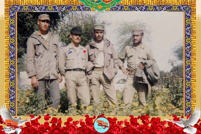 نفر دوم از چپ شهید علی‌محمد شمسی