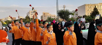 کاروان نوجوانان در شادپیمایی عید غدیر به نیابت از شهدا- پنجم تیرماه ۱۴۰۳ میدان کوثر تا میدان امام علی(ع) شهرستان سمنان
