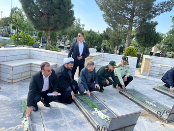گلباران گلزار شهدای شناط 
