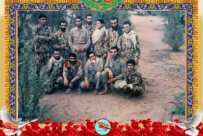 ردیف نشسته نفر دوم از چپ شهید محمدتقی همتی
