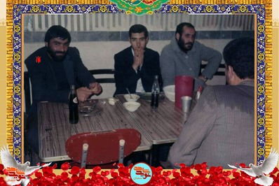 نفر سمت چپ شهید محمدتقی همتی